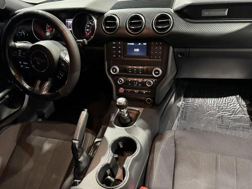 2022 Ford Mustang EcoBoost