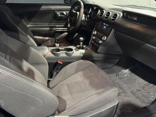 2022 Ford Mustang EcoBoost