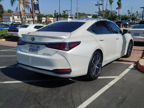2021 Lexus ES 300h Base
