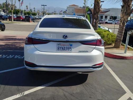 2021 Lexus ES 300h Base