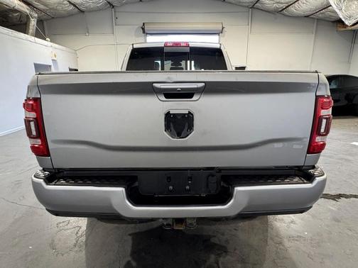 2019 RAM 2500 Laramie Crew Cab 4x4 6'4' Box