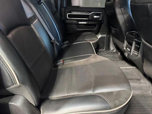 2019 RAM 2500 Laramie Crew Cab 4x4 6'4' Box