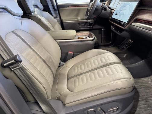 2022 Rivian R1T Adventure