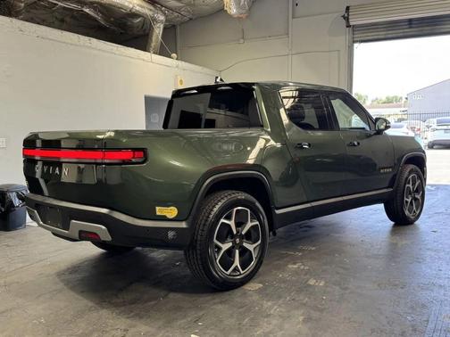 2022 Rivian R1T Adventure