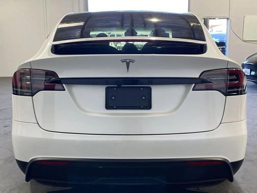 2023 Tesla Model X Base