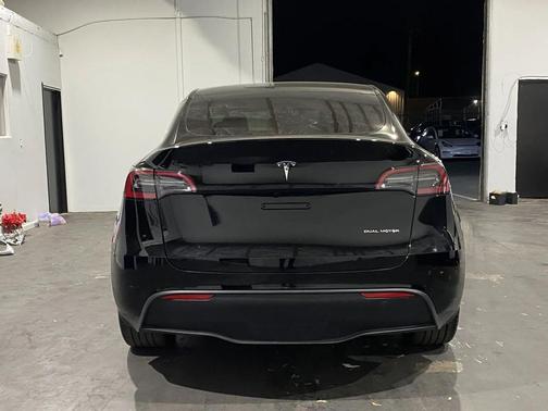 2023 Tesla Model Y Long Range Dual Motor All-Wheel Drive