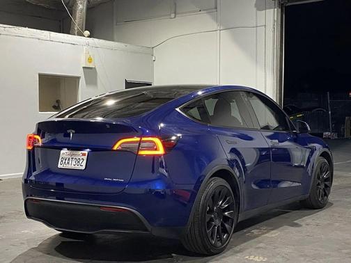 2021 Tesla Model Y Long Range Dual Motor All-Wheel Drive
