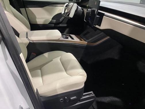 2022 Tesla Model X Base