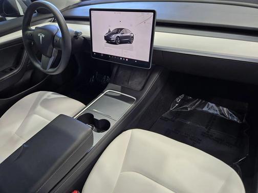 gray 2023 Tesla Model 3 Standard Range