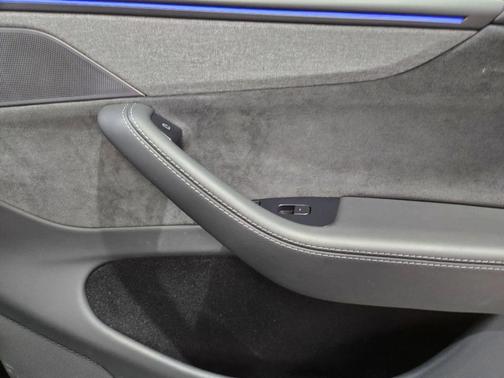 Diamond Black 2026 Tesla Model Y Long Range Premium