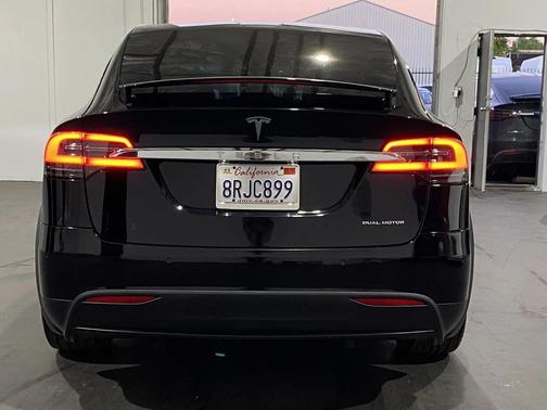 2019 Tesla Model X Standard Range