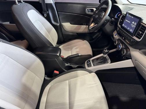 2024 Hyundai VENUE SEL