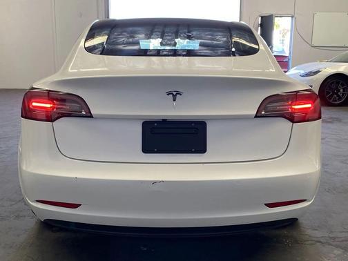 2022 Tesla Model 3 Standard Range