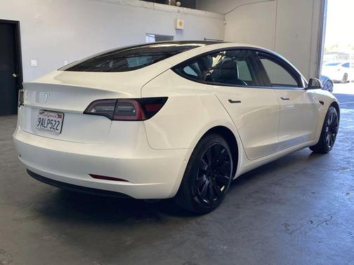 2022 Tesla Model 3 Standard Range