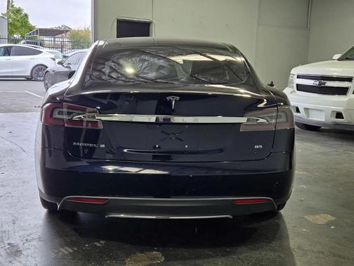 Deep Blue Metallic 2015 Tesla Model S 85
