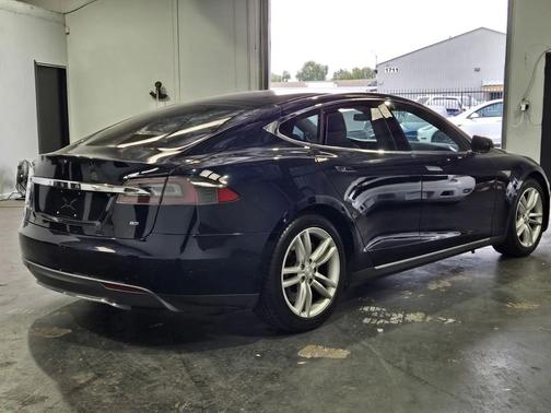 Deep Blue Metallic 2015 Tesla Model S 85