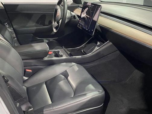 2020 Tesla Model 3 Standard Range