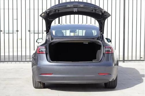 2022 Tesla Model 3 Standard Range