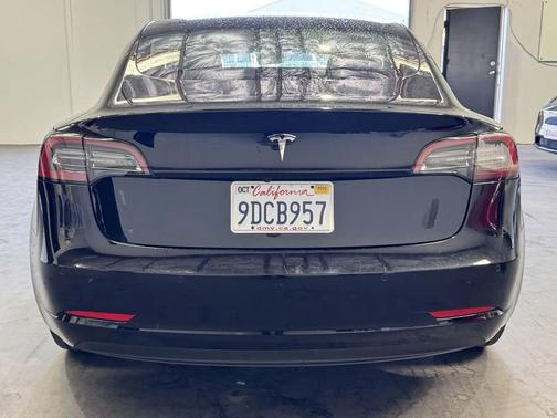 2022 Tesla Model 3 Standard Range
