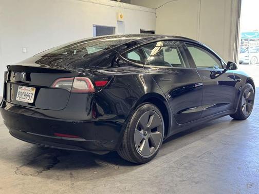 2022 Tesla Model 3 Standard Range