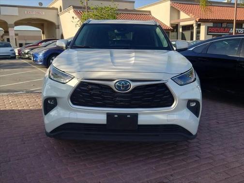 2022 Toyota Highlander Hybrid XLE