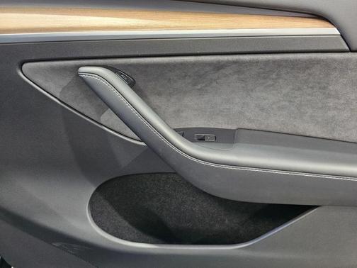 Midnight Silver Metallic 2023 Tesla Model Y RWD