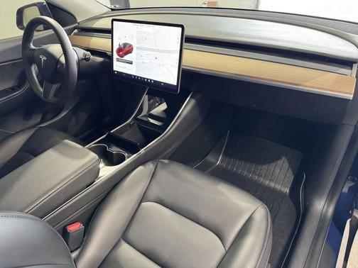 2021 Tesla Model Y Standard Range Rear-Wheel Drive