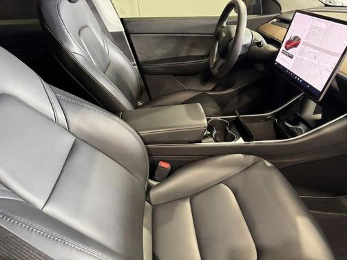 2021 Tesla Model Y Standard Range Rear-Wheel Drive