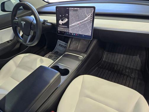 Pearl White Multi-Coat 2021 Tesla Model 3 Standard Range Plus