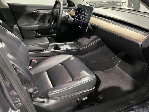 gray 2022 Tesla Model 3 Long Range