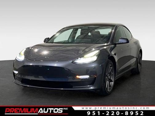 gray 2022 Tesla Model 3 Long Range