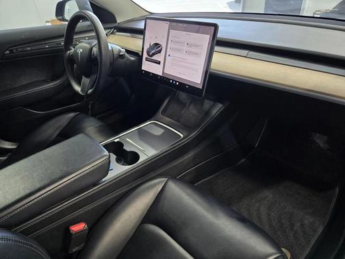 gray 2022 Tesla Model 3 Long Range