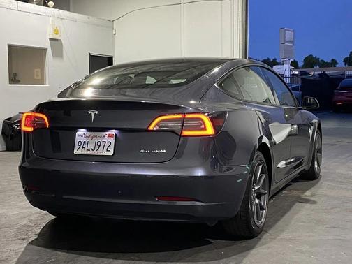 gray 2022 Tesla Model 3 Long Range