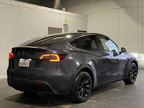 2023 Tesla Model Y Long Range Dual Motor All-Wheel Drive