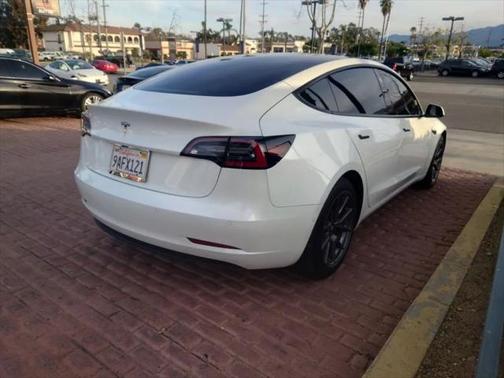 2022 Tesla Model 3 Standard Range
