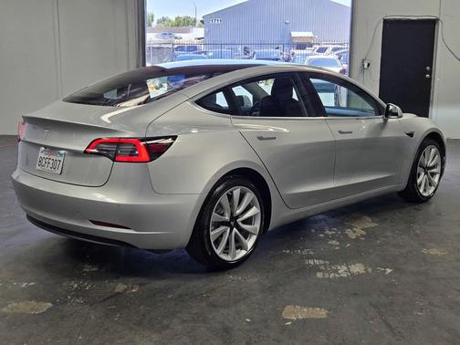 Silver Metallic 2017 Tesla Model 3 Long Range