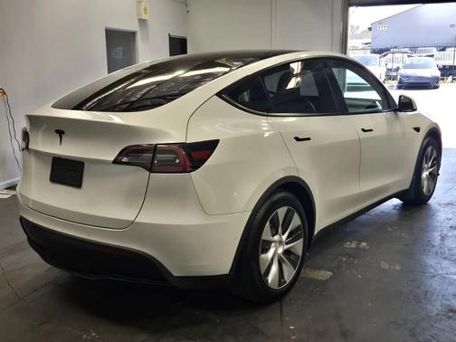 Pearl White Multi-Coat 2021 Tesla Model Y Long Range Dual Motor All-Wheel Drive