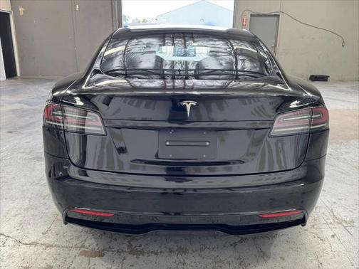2022 Tesla Model S Base