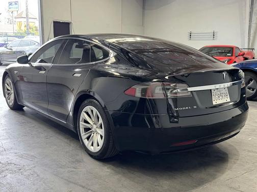 2016 Tesla Model S 90D