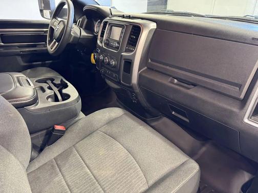 2021 RAM 1500 Classic Warlock Quad Cab 4x2 6'4' Box