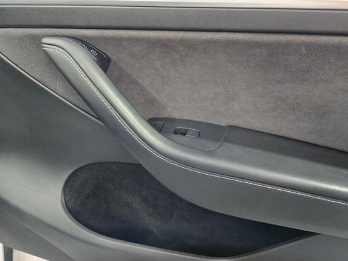 Pearl White Multi-Coat 2023 Tesla Model Y Long Range Dual Motor All-Wheel Drive