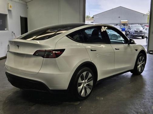 Pearl White Multi-Coat 2023 Tesla Model Y Long Range Dual Motor All-Wheel Drive