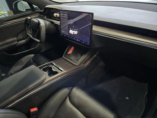 Pearl White Multi-Coat 2023 Tesla Model S