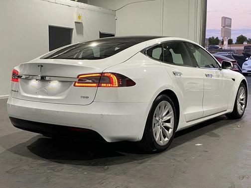 2017 Tesla Model S 75D
