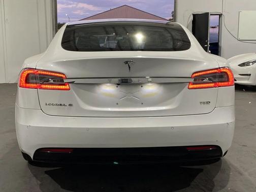 2017 Tesla Model S 75D