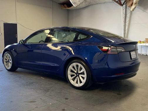 2022 Tesla Model 3 Standard Range
