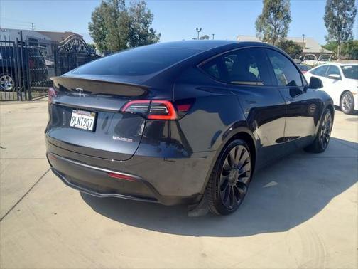 2024 Tesla Model Y Performance