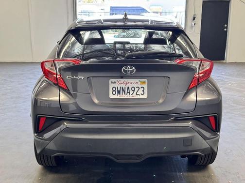 2021 Toyota C-HR XLE Premium