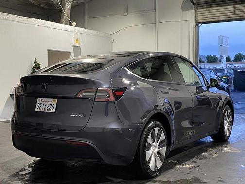 2023 Tesla Model Y Long Range Dual Motor All-Wheel Drive