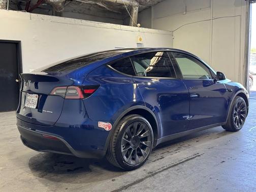 2023 Tesla Model Y Long Range Dual Motor All-Wheel Drive
